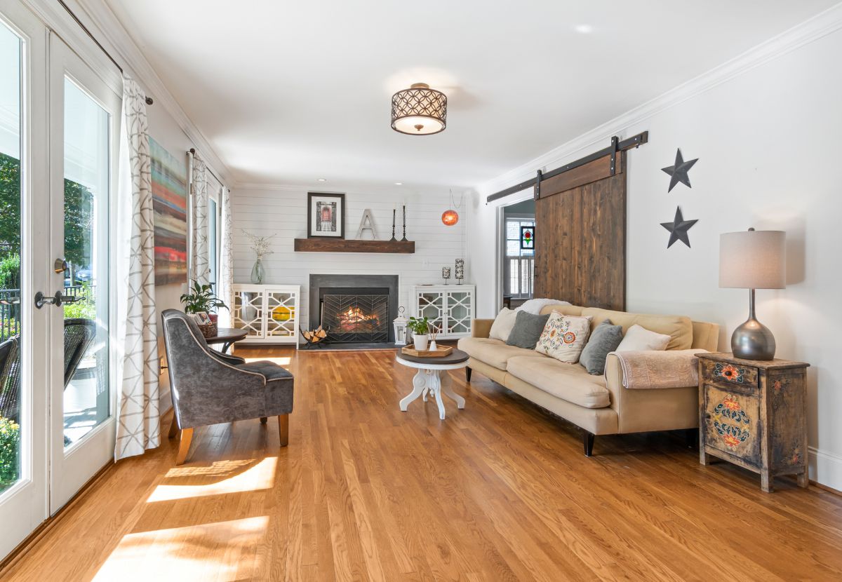 Cần xác định màu chủ đảo hợp phong thủy với gia chủ để tăng năng lượng tốt