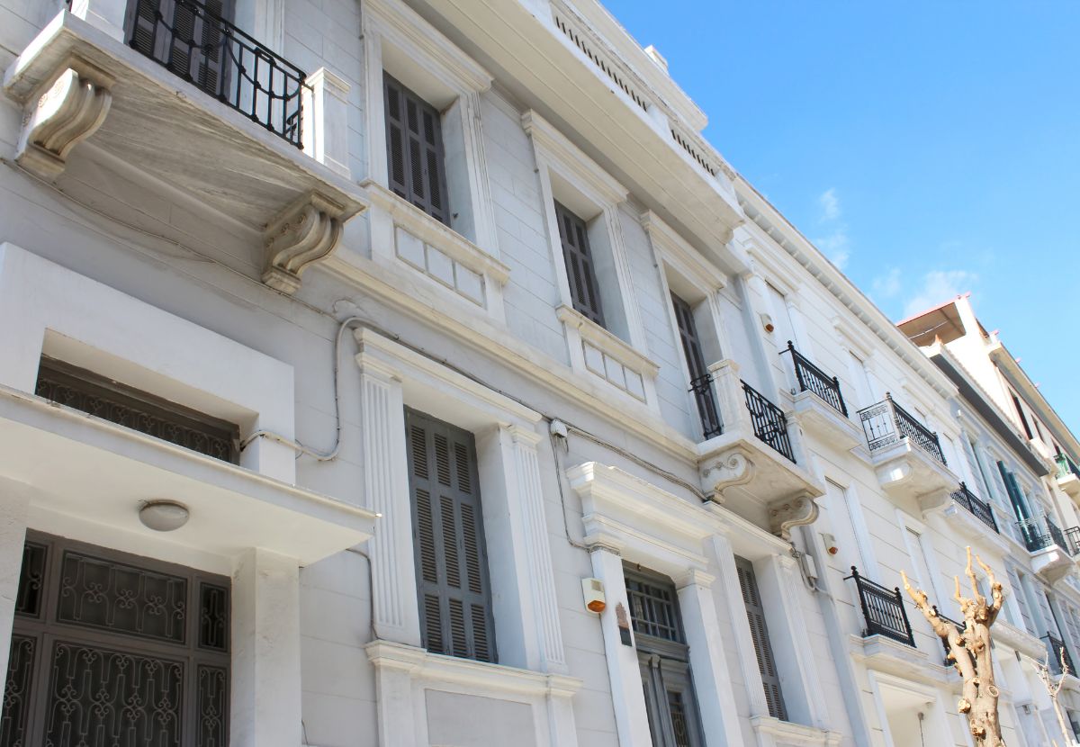 Nhà phố tân cổ điển là sự giao thoa giữa phong cách hiện đại và cổ điển