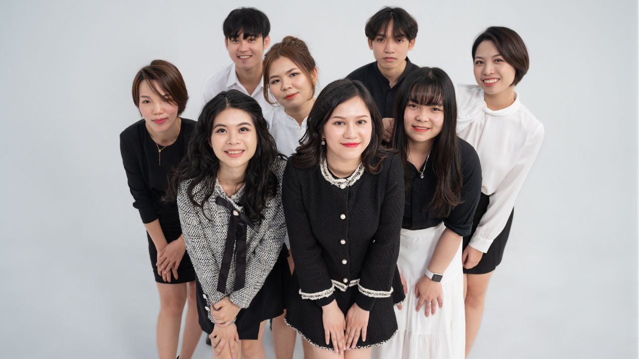 Hình ảnh đội ngũ tư vấn chuyên nghiệp, tận tâm tại Zmili Design