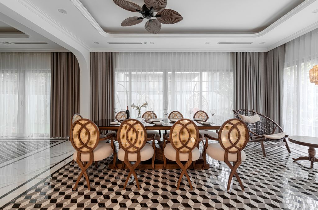 Bàn ăn phòng bếp với phong cách Indochine với nội thất 