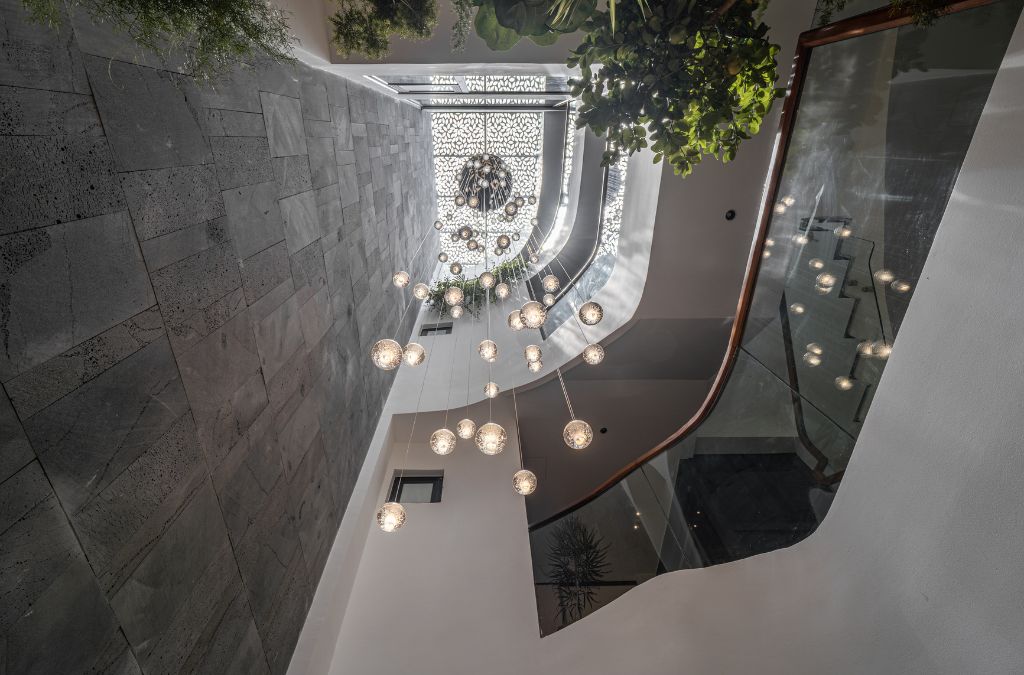 Khoảng phông gian thông tầng và không gian xanh sau khi cải tạo