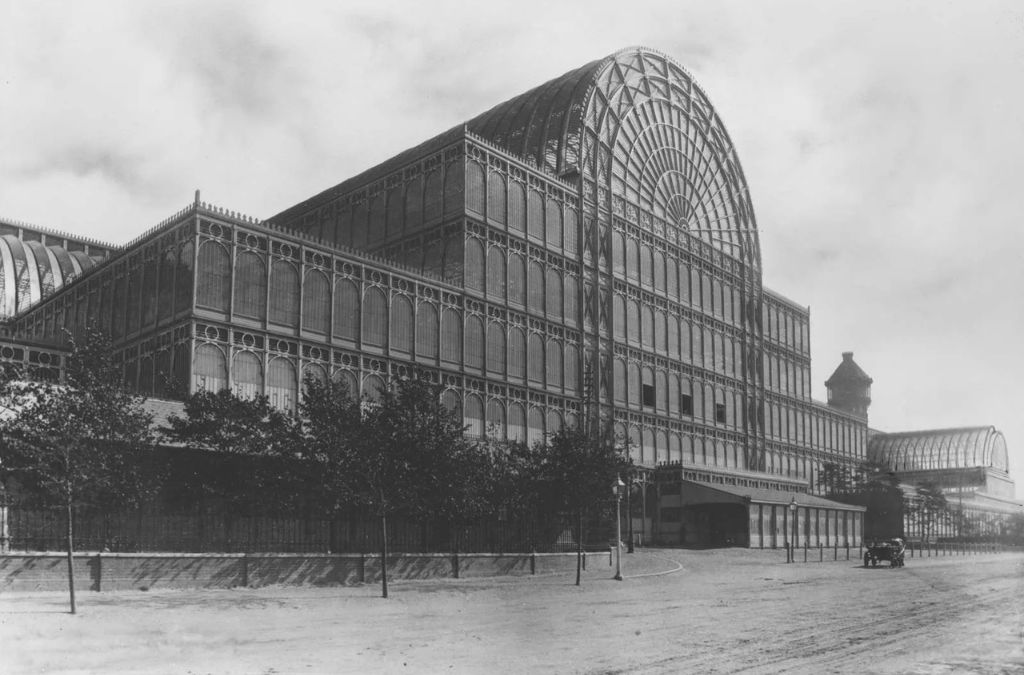 Công trình Cung Thủy Tinh đánh dấu sự ra đời của phong cách hiện đại